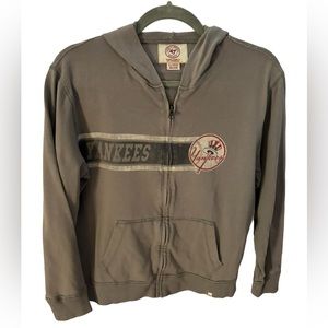 Forty Seven Brand Boys Gray New York Yankees Hooded Zip-Up‎ Jacker Size XL